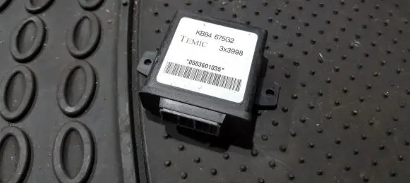 Mazda 323 Immobilizer control unit/module kb94675g2 3x3998