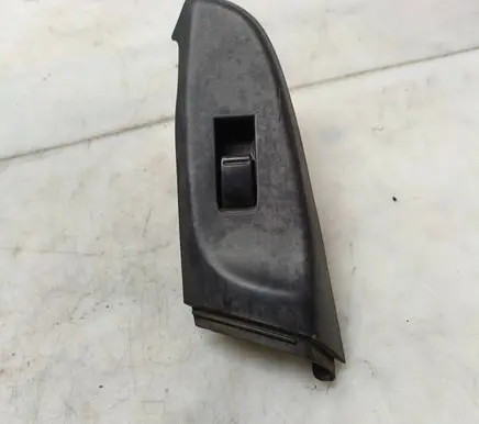 Nissan Almera N16 Electric window control switch 82961RM700