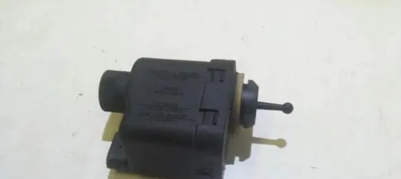 Renault Laguna I Headlight level adjustment motor 