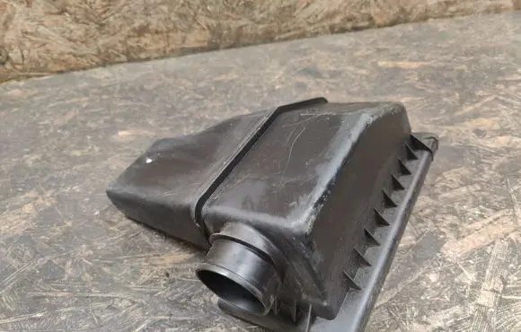 Mitsubishi Colt Air filter box cover MN130286