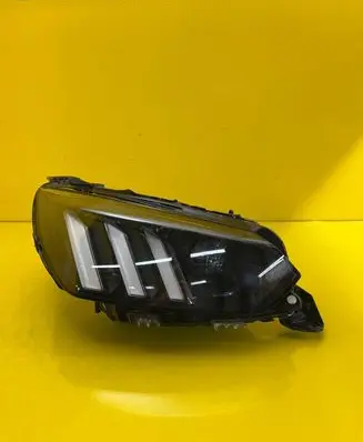 Peugeot 2008 II Headlight/headlamp 9841641980
