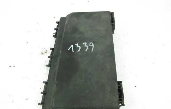 Opel Astra H Fuse box cover 