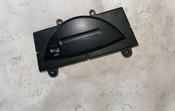 Mercedes-Benz E W211 Parking (PDC) sensor switch 2118206510 A2118206510