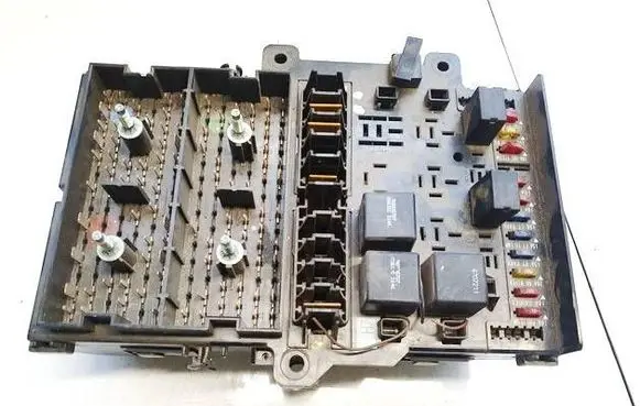 Chrysler Voyager Fuse box set p4707785 83159