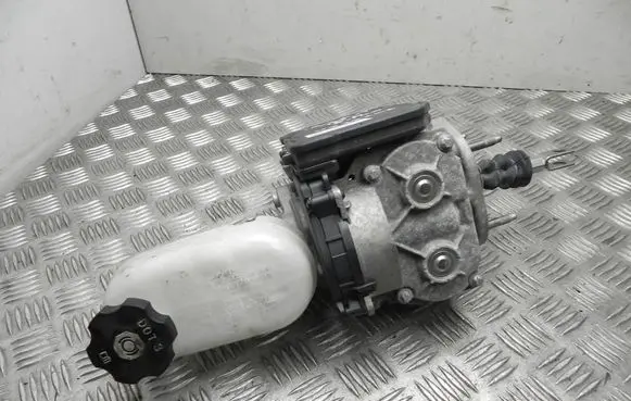 Tesla Model S Master brake cylinder 103712300B