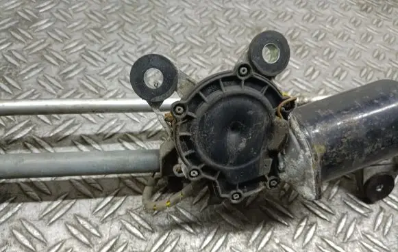 Opel Vectra C Front wiper linkage and motor