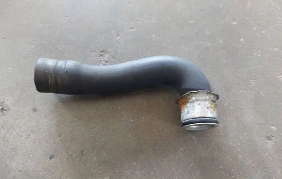 Mercedes-Benz E W211 Engine coolant pipe/hose