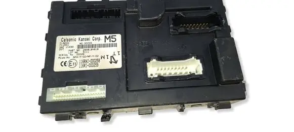 Nissan Juke I F15 Central body control module 284B1BV81B 116RI000259 116RAI000258