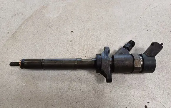 Ford Focus C-MAX Fuel injector 0445110188