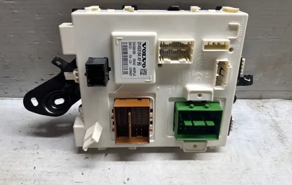 Volvo XC40 Central body control module 31453184