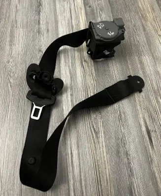 BMW X6 E71 Front seatbelt S2716104209K 0713G33339