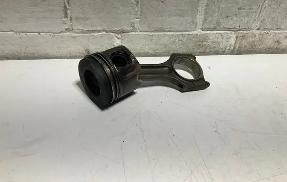 BMW 5 F10 F11 Piston 0840ZU