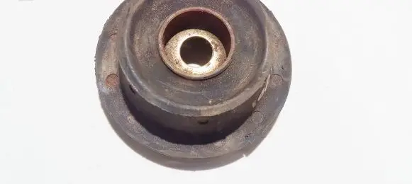 Volkswagen PASSAT B3 Coil spring mount 