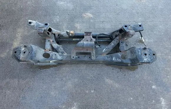 Volvo V40 Rear axle beam 