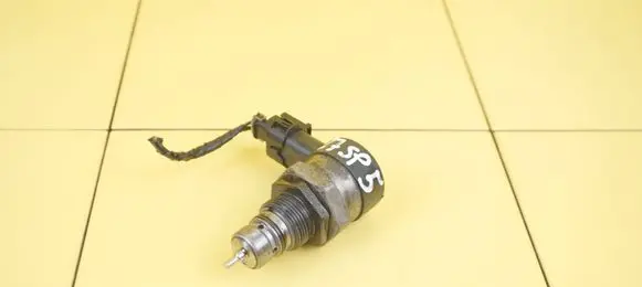 Hyundai ix35 Fuel pressure sensor 0281006037 D4HA