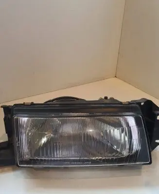Mazda 323 Headlight/headlamp 11061303