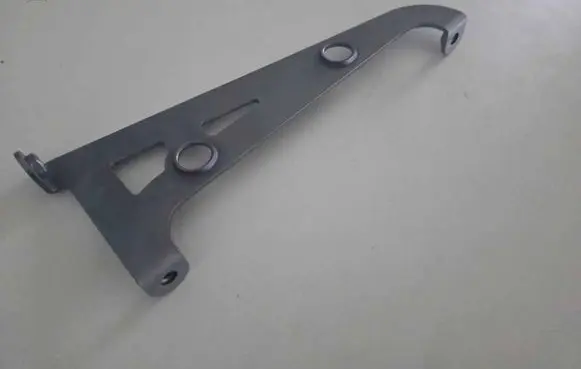 Mercedes-Benz E W212 Radiator mount bracket A2125000031