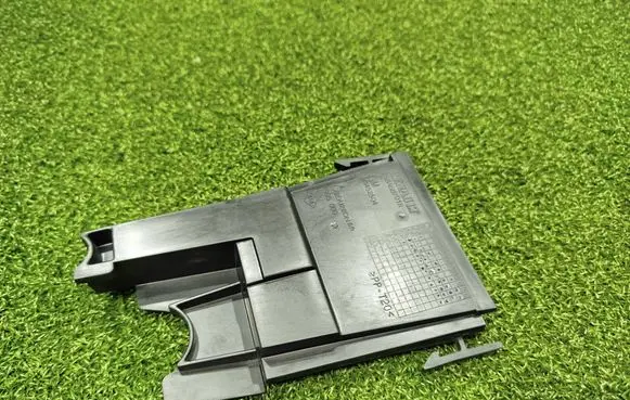 Renault Trafic III (X82) Fuse box cover 758A68701R 93452504 2995000
