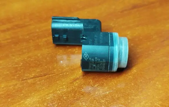 Renault Trafic III (X82) Parking PDC sensor 284426105R 303954 0106190237