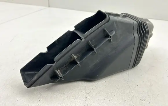 Audi A6 S6 C6 4F Air intake duct part 4F0129618J