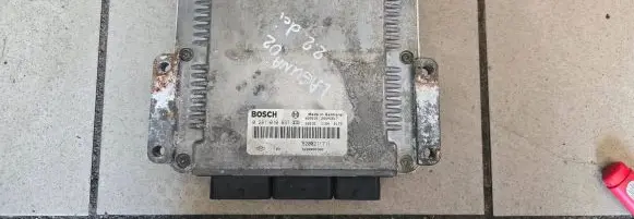 Renault Laguna II Engine control unit/module 0281010637 8200211711