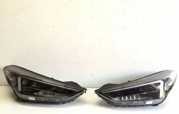 Hyundai Tucson TL Headlight/headlamp 92101