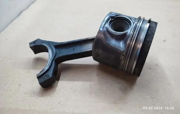 Piston