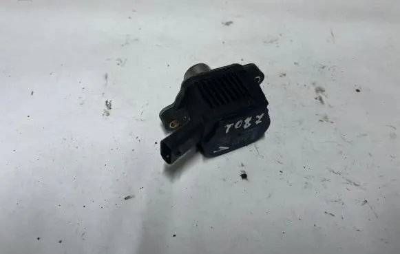 Audi A3 S3 8V Electromagnetic valve 04E906048A