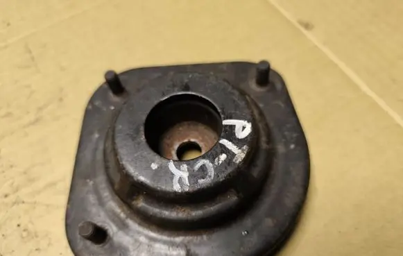 Chrysler PT Cruiser Coil spring mount 