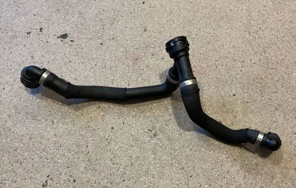 BMW X3 G01 Engine coolant pipe/hose 8591942