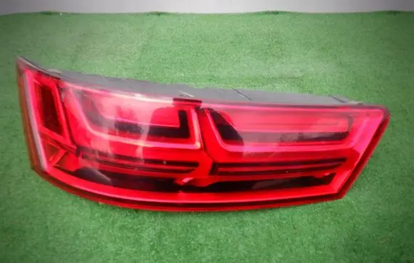 Audi Q7 4M Tailgate rear/tail lights