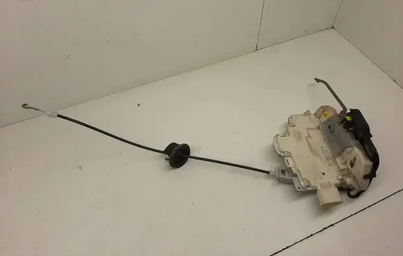 Audi A4 S4 B7 8E 8H Front door lock 8E1837015AA