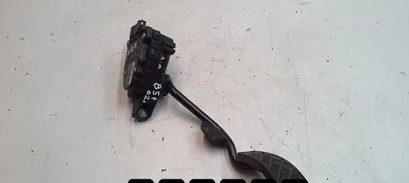 Volkswagen PASSAT B5.5 Accelerator throttle pedal 8E2721523E