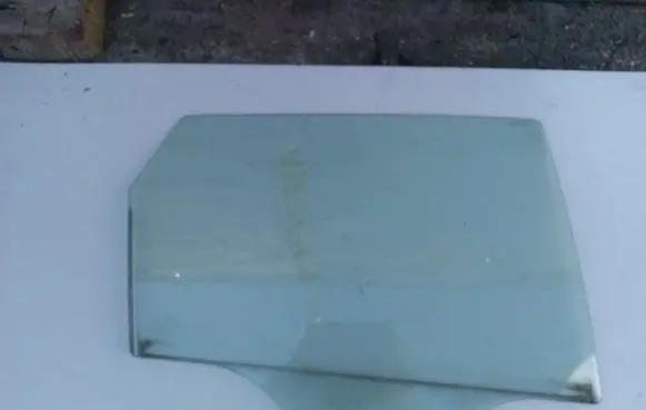 Mazda 3 I Rear door window glass