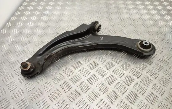 Renault Zoe Front lower control arm/wishbone