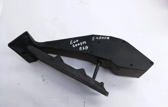 BMW 5 E60 E61 Accelerator throttle pedal 6772645