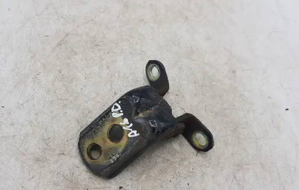 Nissan X-Trail T30 Rear door upper hinge NOCODE
