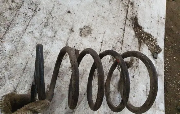 Nissan X-Trail T30 Rear coil spring NOCODE