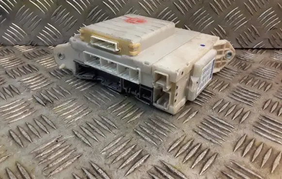 Lexus IS 220D-250-350 Fuse box set 8267253040