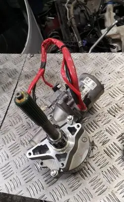 Toyota Avensis T270 Steering wheel axle 8096020030