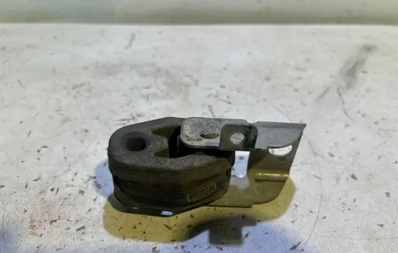 Dodge Challenger Muffler mount bracket/holder 68242144AB