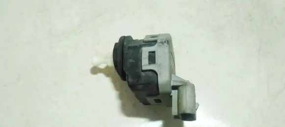 Opel Astra G Headlight level adjustment motor 90590665