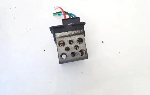 Opel Zafira A Coolant fan relay 90559834