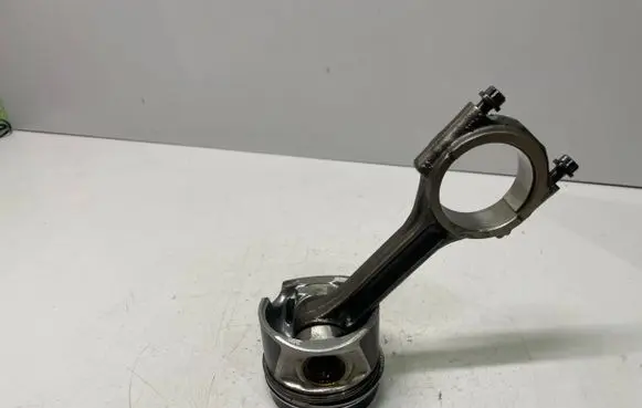 Audi A6 C7 Piston with connecting rod 04LA