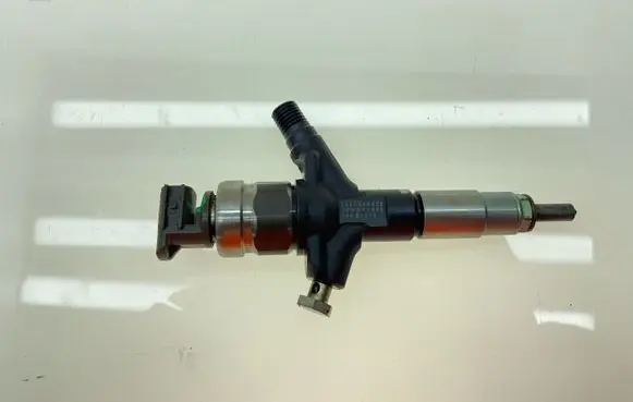 Subaru Impreza III Fuel injector 16613AA020 16613AA DENSO7890