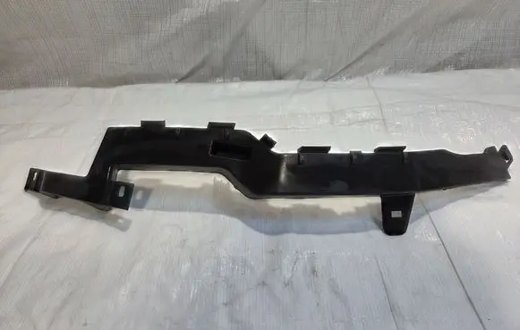 Opel Meriva B Front bumper mounting bracket 13267766