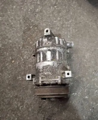 Renault Scenic I Air conditioning (A/C) compressor (pump) 13217307
