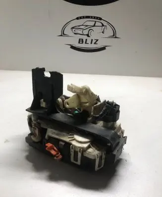Dodge Caliber Front door lock