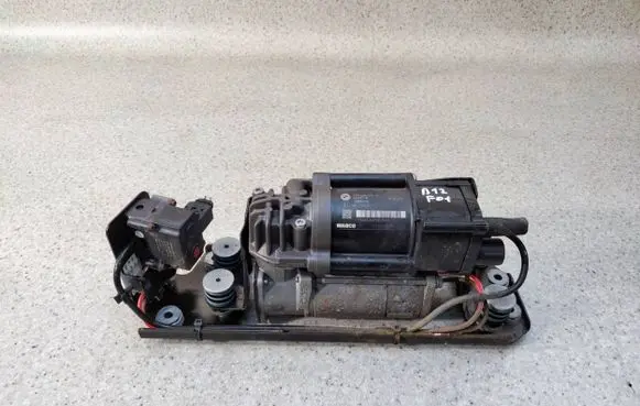 BMW 7 F01 F02 F03 F04 Air suspension compressor/pump 6864215