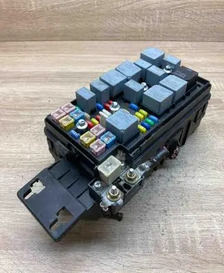 Chevrolet Lacetti Fuse module 96190189 96263403